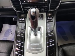 Porsche Panamera completo