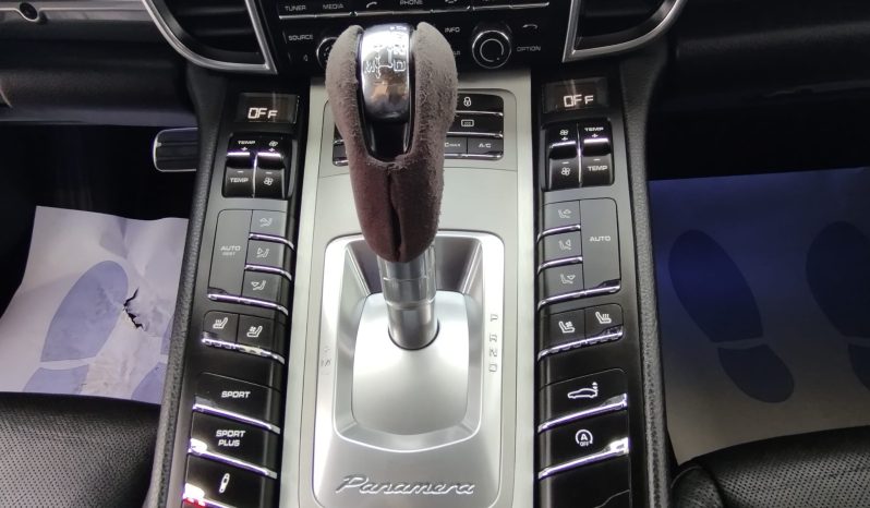 Porsche Panamera completo