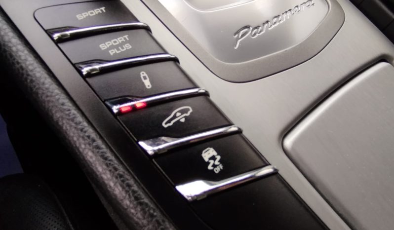 Porsche Panamera completo