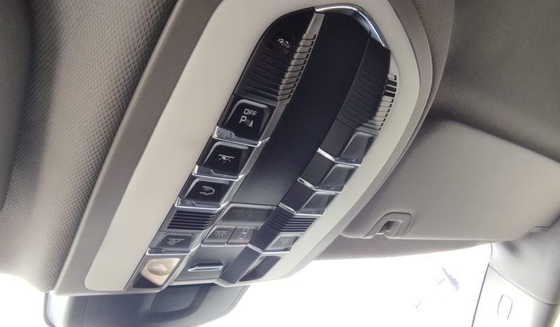 Porsche Panamera completo