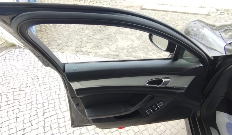 Porsche Panamera completo