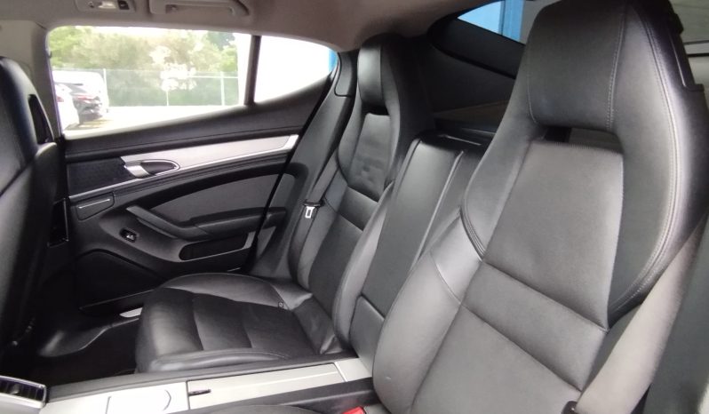 Porsche Panamera completo