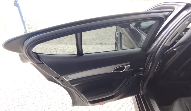 Porsche Panamera completo