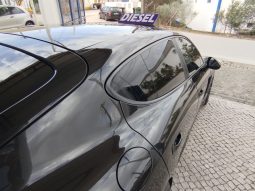 Porsche Panamera completo