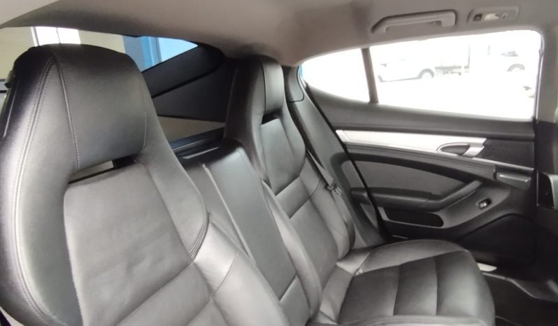 Porsche Panamera completo
