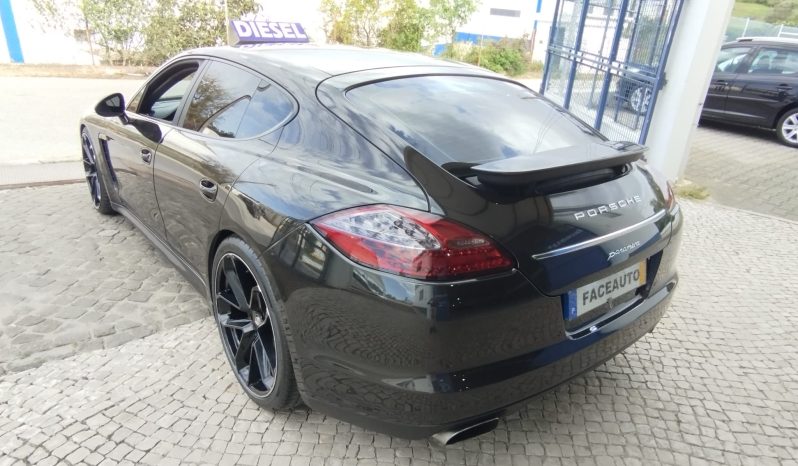 Porsche Panamera completo