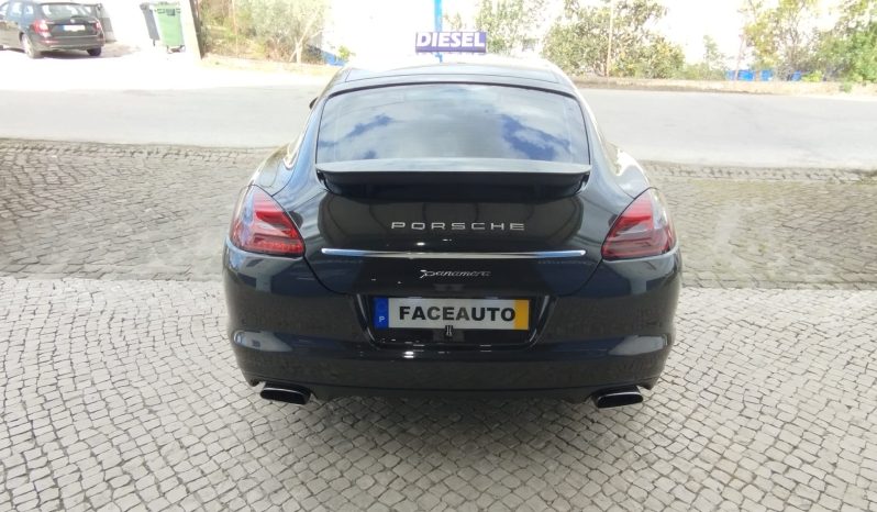 Porsche Panamera completo