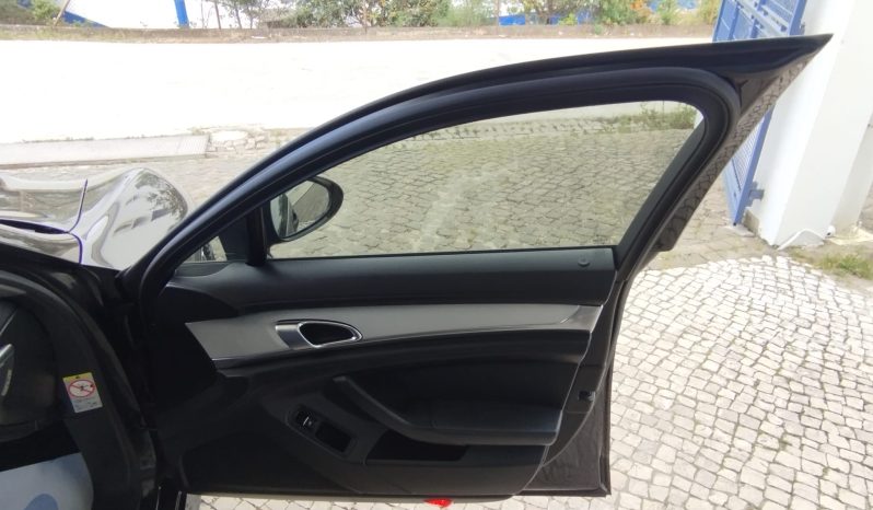 Porsche Panamera completo