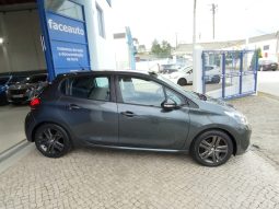 Peugeot 208 completo
