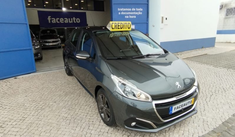 Peugeot 208 completo