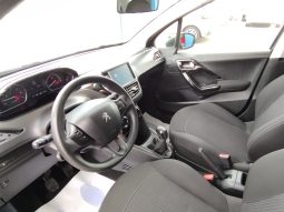 Peugeot 208 completo