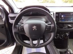 Peugeot 208 completo