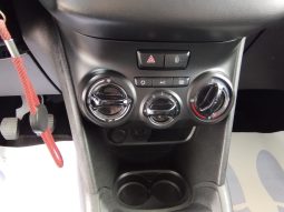 Peugeot 208 completo