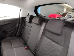 Peugeot 208 completo