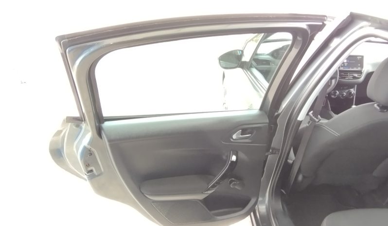 Peugeot 208 completo