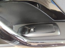 Peugeot 208 completo