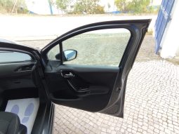 Peugeot 208 completo