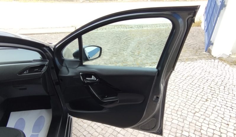 Peugeot 208 completo