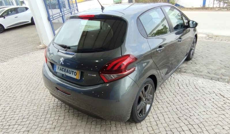 Peugeot 208 completo