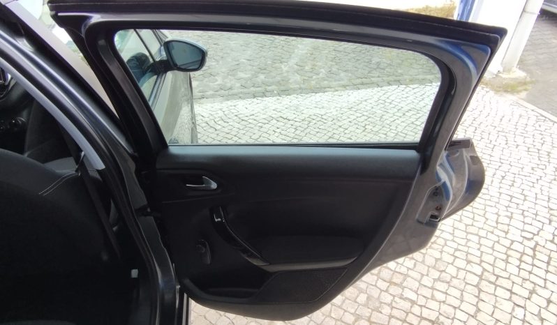 Peugeot 208 completo