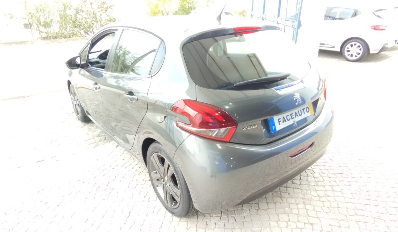 Peugeot 208 completo