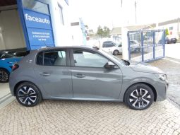 Peugeot e-208 completo
