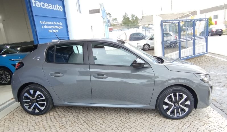 Peugeot e-208 completo