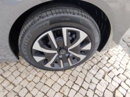 Peugeot e-208 completo