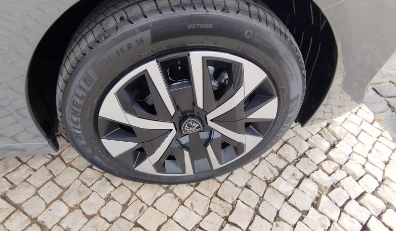 Peugeot e-208 completo