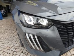 Peugeot e-208 completo