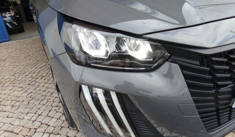 Peugeot e-208 completo