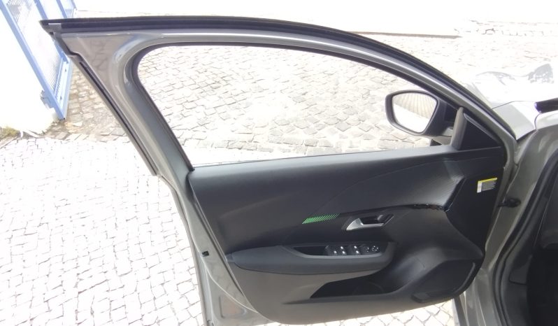 Peugeot e-208 completo