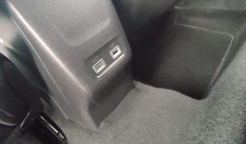 Peugeot e-208 completo