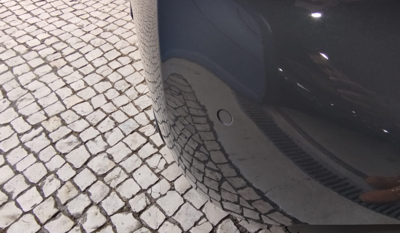 Peugeot e-208 completo
