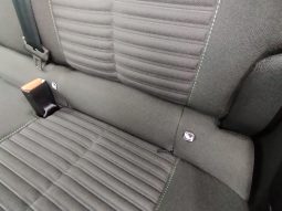 Peugeot e-208 completo