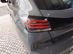 Peugeot e-208 completo