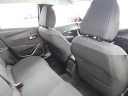 Peugeot e-208 completo
