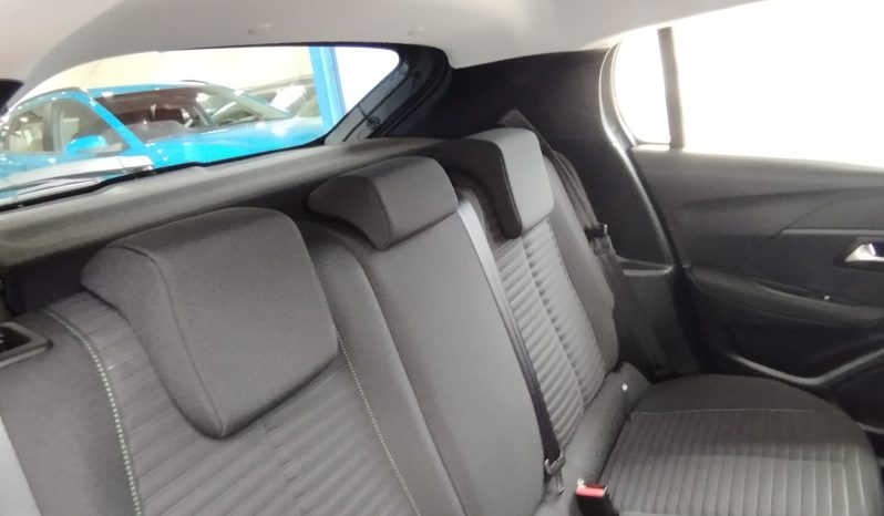 Peugeot e-208 completo