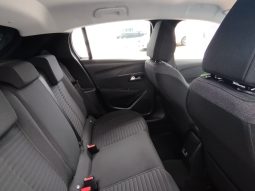 Peugeot e-208 completo