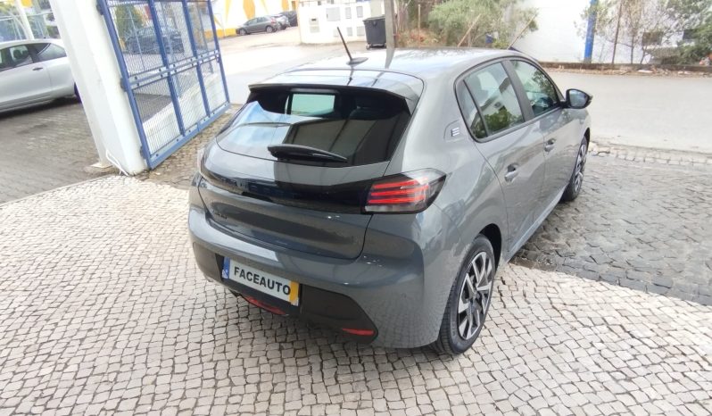Peugeot e-208 completo