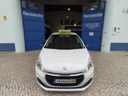 Peugeot 208 completo