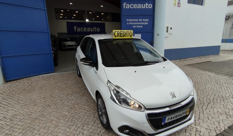 Peugeot 208 completo