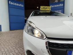 Peugeot 208 completo