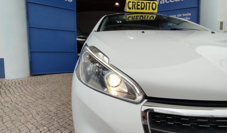 Peugeot 208 completo