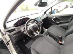Peugeot 208 completo