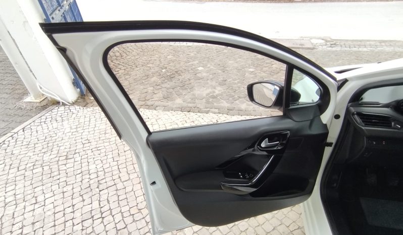 Peugeot 208 completo
