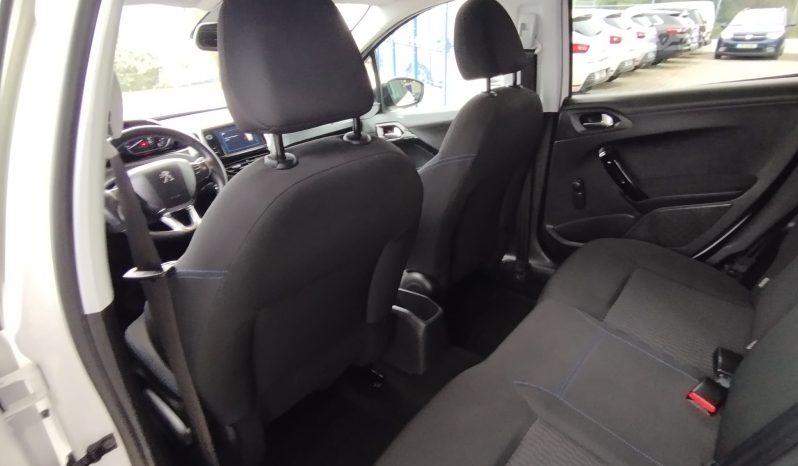 Peugeot 208 completo