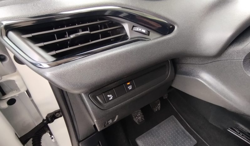 Peugeot 208 completo