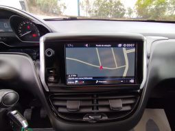 Peugeot 208 completo