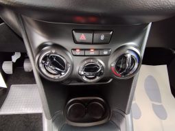 Peugeot 208 completo